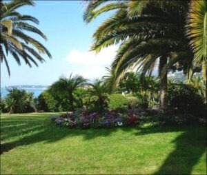 Menton Jardin de la Villa Serena. Urlaub an der italienischen Riviera im Ferienhaus bei Dolceacqua in Ligurien