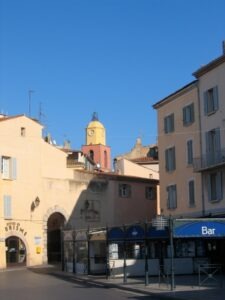 St. Tropez. Altstadt. Im Uraub an der italienischen Riviera im Ferienhaus bei Dolceacqua in Ligurien