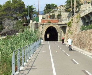 Radweg durch den alten Eisenbahntunnel