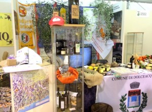 Imperia Fest des neuen Olivenöls. Stand von Dolceacqua