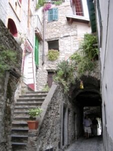 Apricale. In der Altstadt. Urlaub an der italienischen Riviera in Ligurien