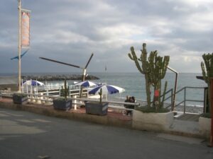 Bordighera Strandcafé "Agua", Urlaub an der italienischen Riviera in Ligurien