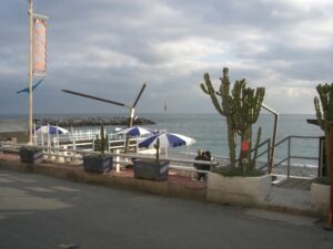 Bordighera Strandcafé "Agua", Uralub an der italienischen Riviera in Ligurien