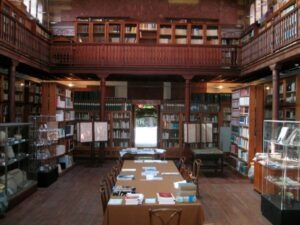 Bordighera, im Urlaub an der italienischen Riviera. Die Bibliothek im Bicknell Museum
