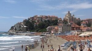 Imperia. Strand. Urlaub an der italienischen Riviera in Ligurien