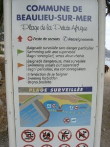 Beaulieu sur Mer bei Eze, französische Riviera. Plage de la Petite Afrique. Urlaub an der italienischen Riviera in Ligurien