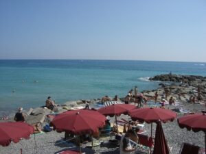 Bordighera Strandleben. Urlaub an der italienischen Riviera in Ligurien im Ferienhaus Casa Rochin bei Dolceacqua