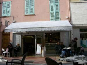 Menton Boulangerie Suisse im Winter