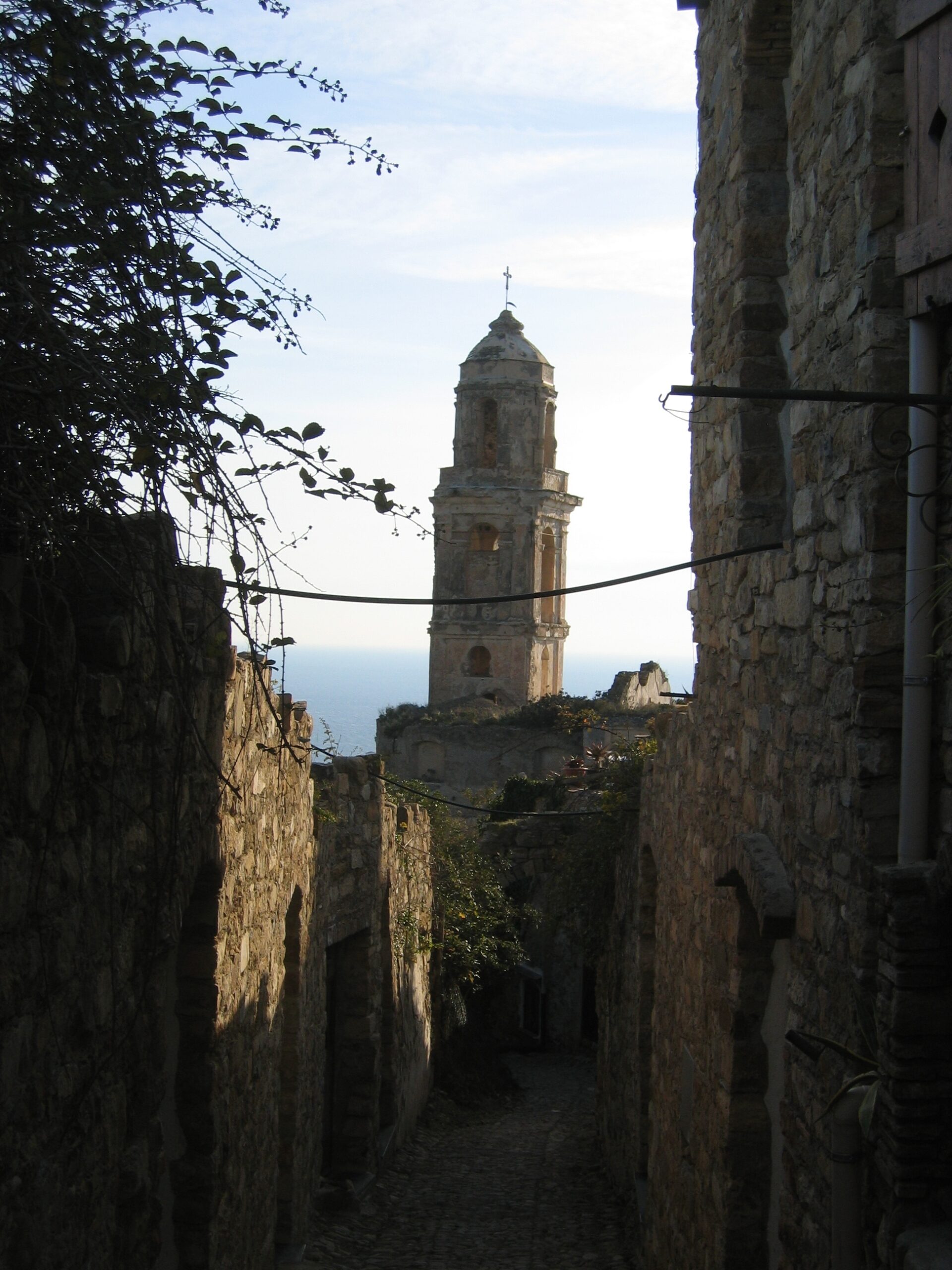 Bussana Vecchia bei San Remo an der Blumenriviera