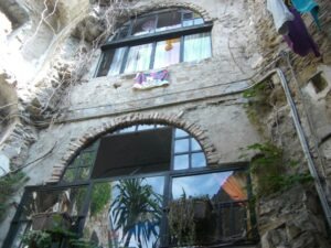 Bussana Vecchia-Sanremo.Künstleratelier. Urlaub in Ligurien an der italienischen Riviera