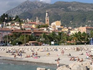 Menton der Stadtstrand. Urlaub an der italienischen Riviera in Ligurien, im Ferienhaus Casa Rochin bei Dolceacqua