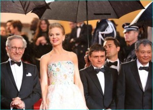 Cannes Regen Steven Spielberg und seine Jury