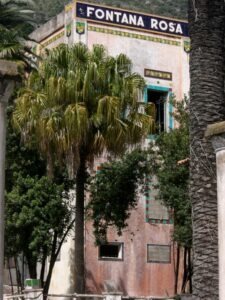 Menton. Jardin Fontana Rosa. Urlaub an der italienischen Riviera im Ferienhaus in Ligurien.