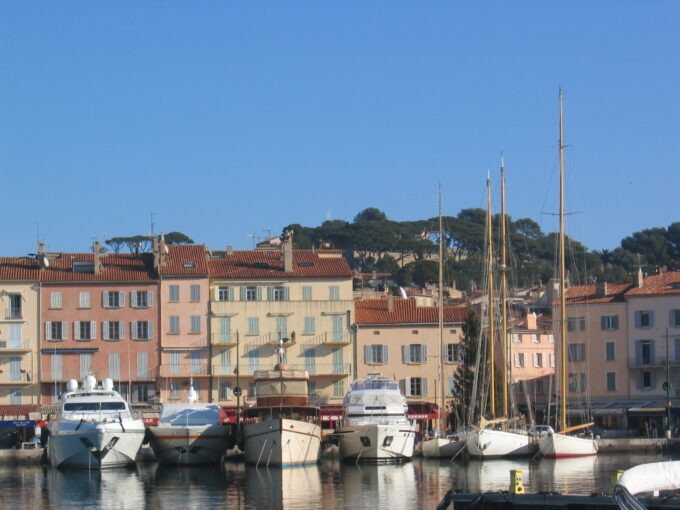 Ein Ausflug nach Saint Tropez. Im Urlaub an der italienischen Riviera in Ligurien