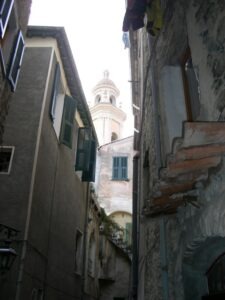 Vallebona. Dorf im Hinterland der italienischen Riviera bei Bordighera