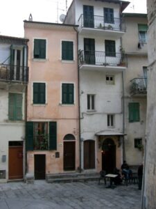 Vallebona. Dorf im Hinterland der italienischen Riviera bei Bordighera. 