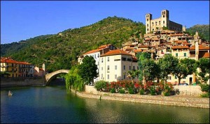 Dolceacqua. Urlaub an der italienischen Riviera in Ligurien.