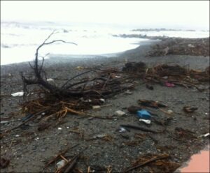 Ventimiglia Strand nach Sturmflut