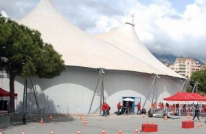 Monte Carlo. Das Chapiteau. Urlaub im Ferienhaus an der italienischen Riviera in Ligurien