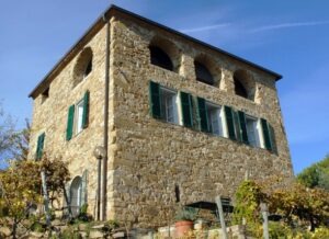 Terre Bianche oberhalb von Dolceacqua in Ligurien