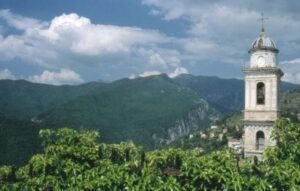 Triora im Hinterland von San Remo Ligurien. Glockenturm