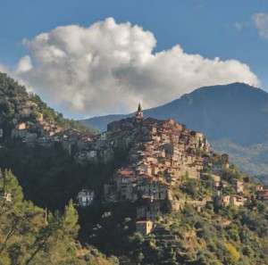 Apricale Dorf im Hinterland der italienischen Riviera