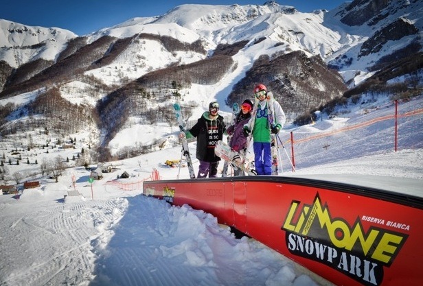 Limone. Skigebiet in den Seealpen. Snowpark.