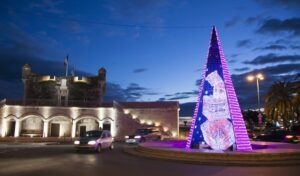 Weihnachtliches Menton an der französischen Riviera.