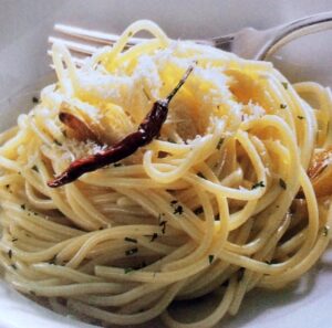 Spaghetti con Aglio, Olio e Peroncinci