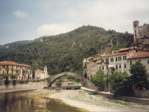 Herbst in Dolceacqua in Ligurien