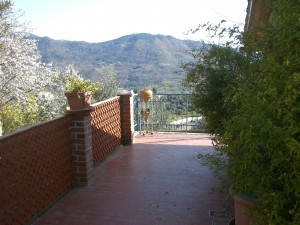 Perinaldo im Hinterland der italienischen Riviera. Das Ferienhaus von Max