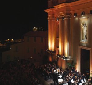 Musikfestival in der Altstadt von Menton