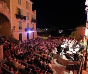 Musik in der Altstadt von Menton