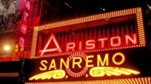 das beruehmte Teatro Ariston von Sanremo an der Blumenriviera praesentiert das Festival della Canzone Italiana