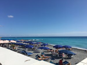 am Strand von Bordighera